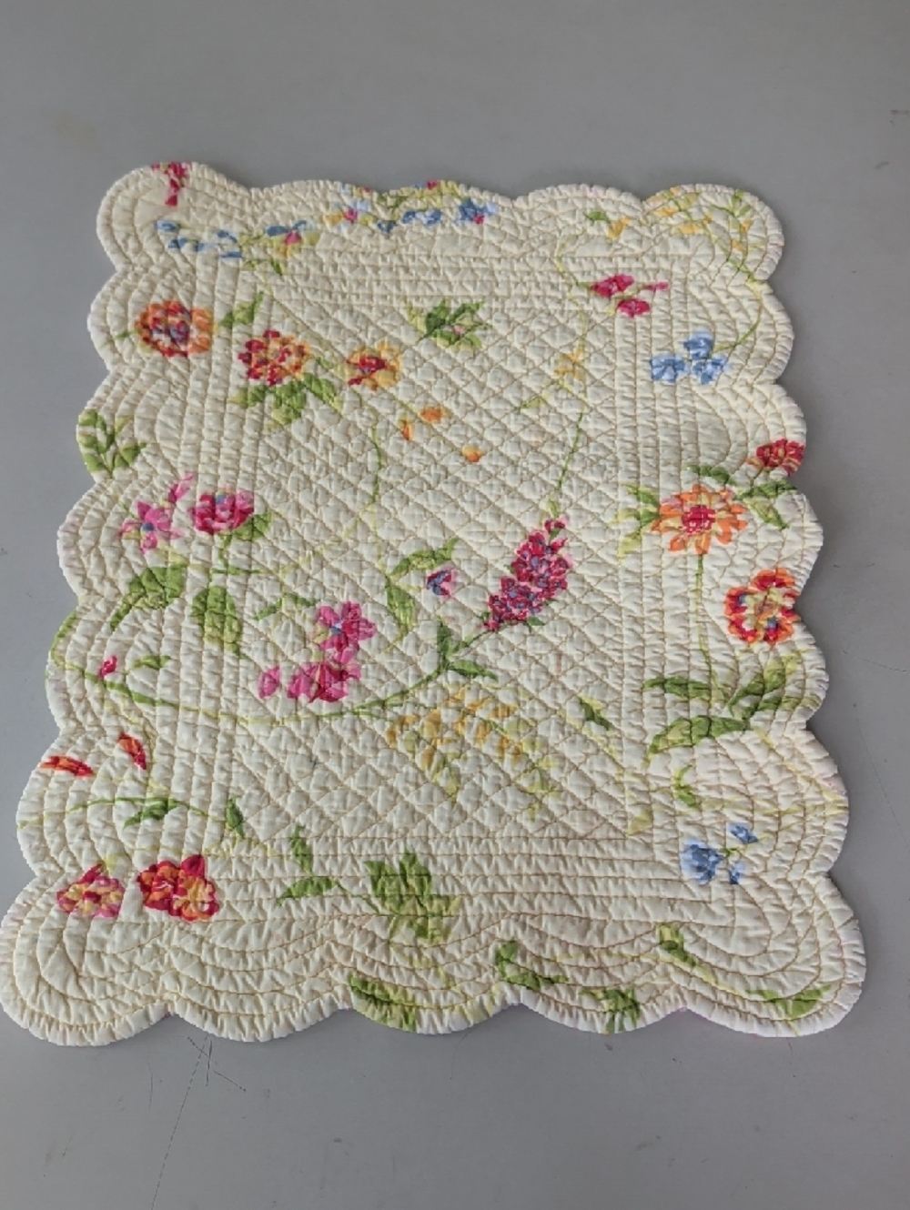 Pastel Yellow Floral Quilted Mat Scalloped Edge Cottagecore Shabby Chic
